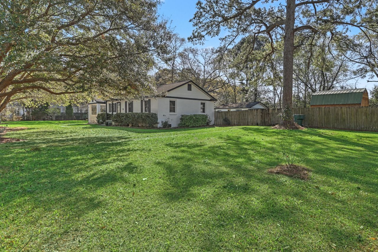 115 Marilyn Street Photo 4