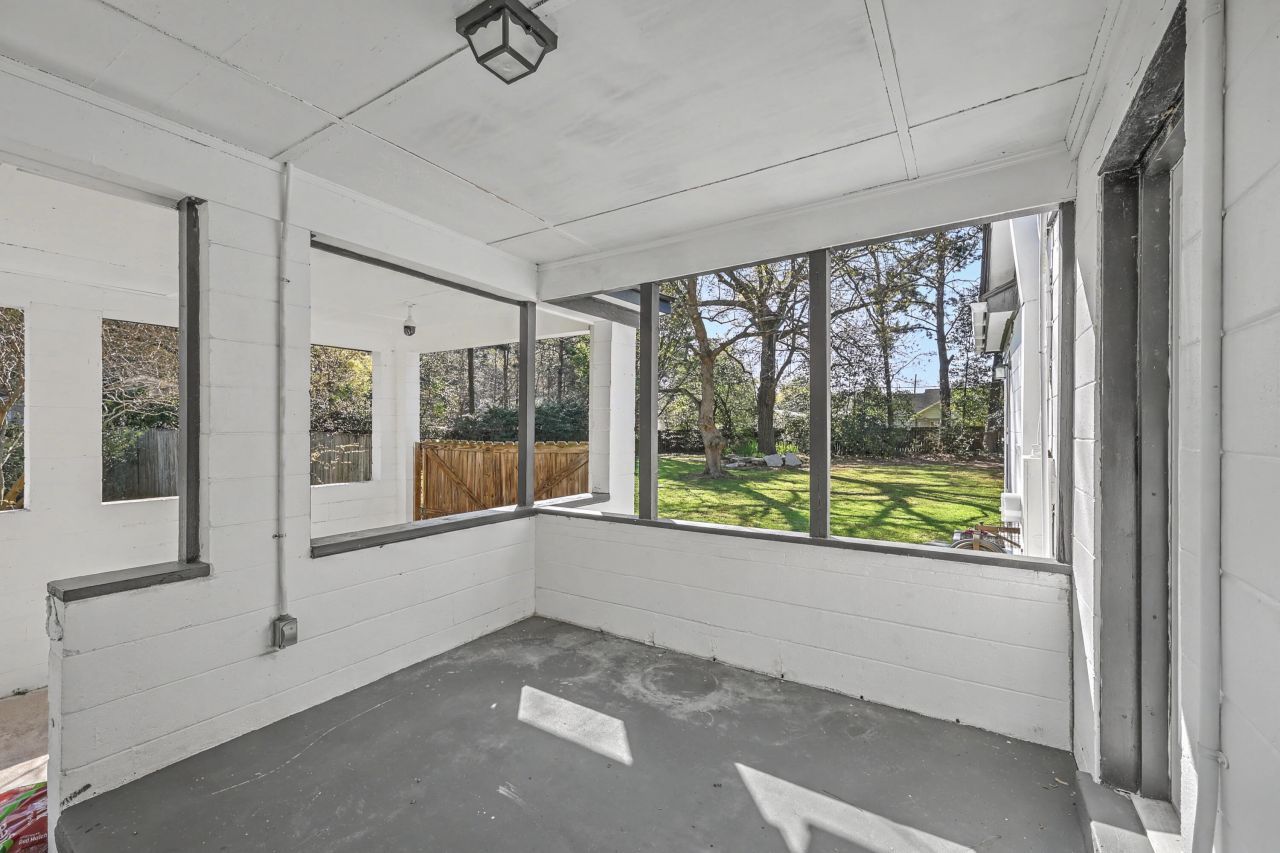 115 Marilyn Street Photo 8