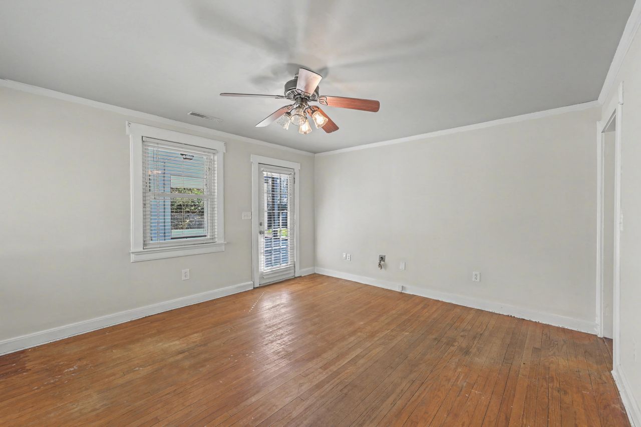 115 Marilyn Street Photo 9