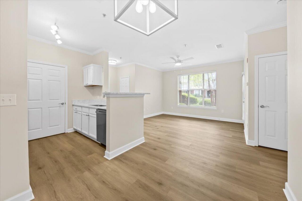 45 Sycamore Avenue Photo 10