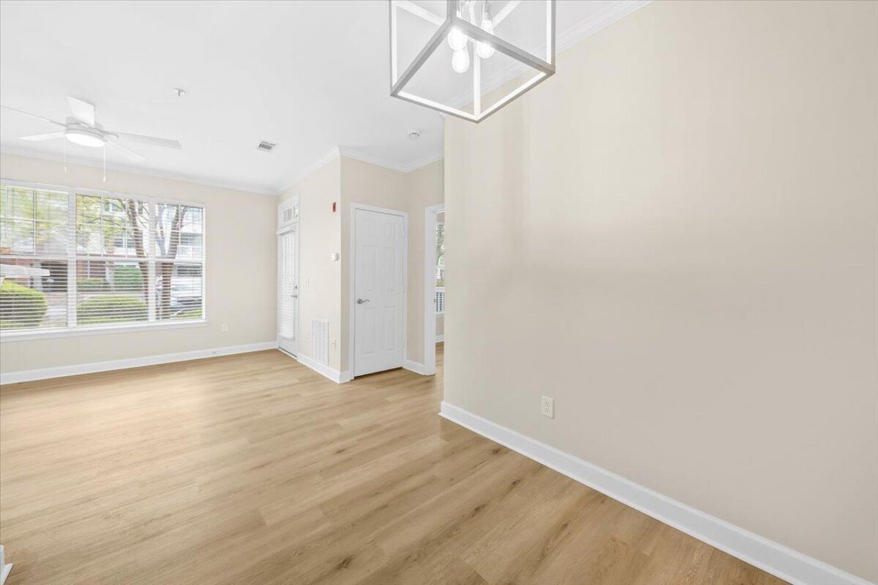 45 Sycamore Avenue Photo 11