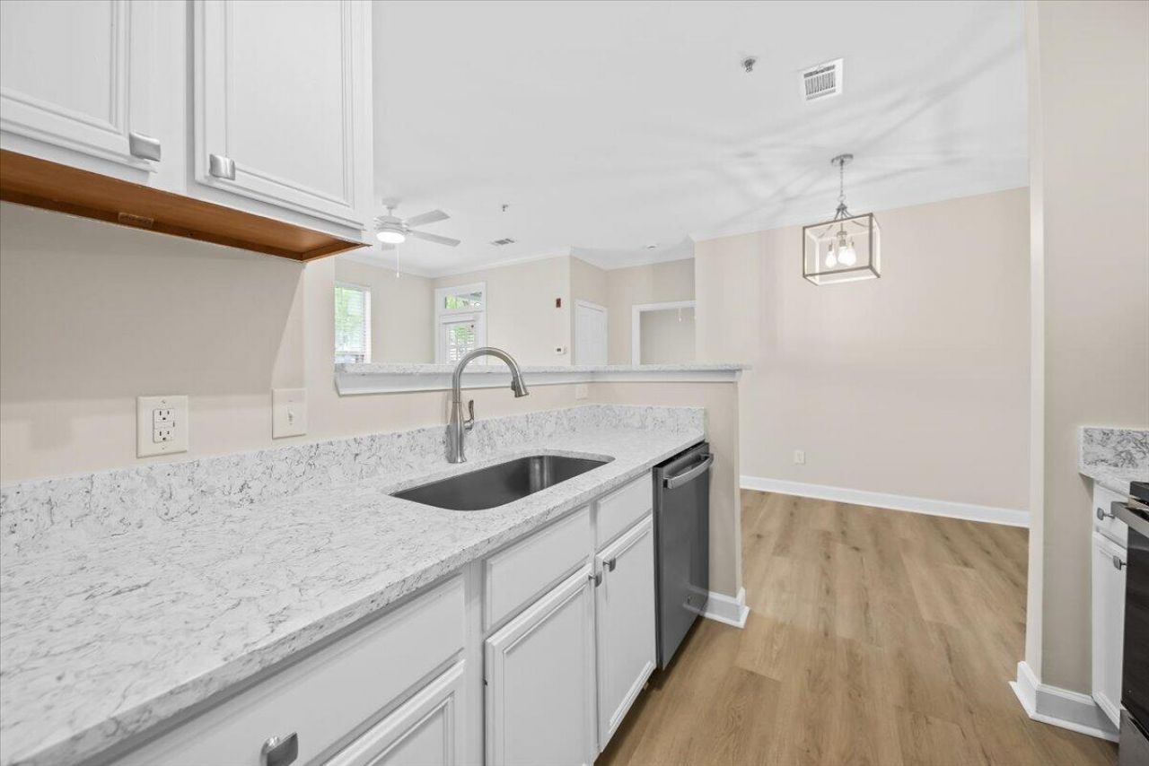 45 Sycamore Avenue Photo 17