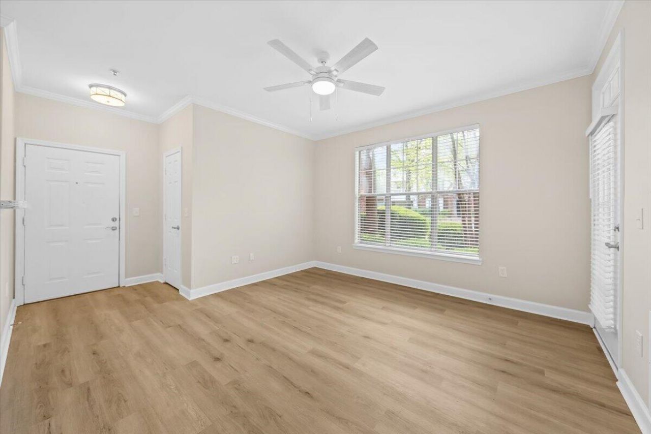 45 Sycamore Avenue Photo 8