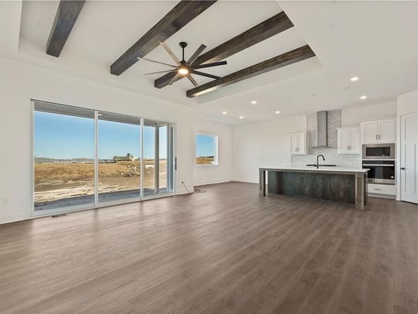1475 N 163rd Street, Basehor, KS 66007