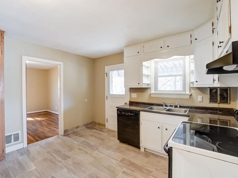 1908 Emerson Avenue, North College Hill, OH 45239 Photo 8