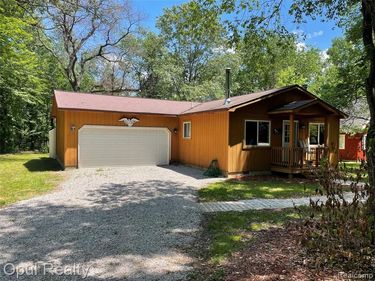 207 Butterfield Lane, Roscommon Twp, MI 48629