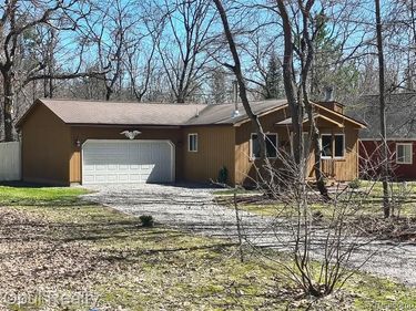 207 Butterfield Lane, Roscommon Twp, MI 48629