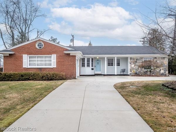 138 S Cranbrook Cross Road, Bloomfield Hills, MI 48301