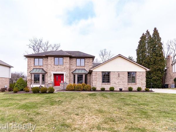 19760 Sussex Avenue, Livonia, MI 48152