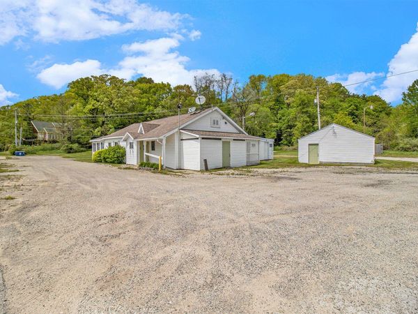 5164 Monroe Road, Pentwater, MI 49449
