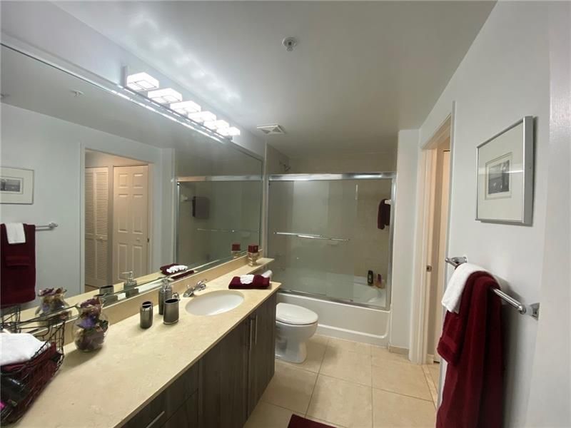 2421 NE 65th Street, Unit 408, Fort Lauderdale, FL 33308 Photo