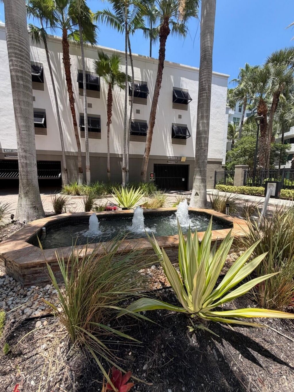 2421 NE 65th Street, Unit 408, Fort Lauderdale, FL 33308 Photo