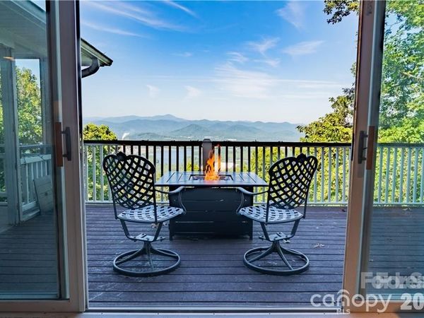 40 Crestwood Drive, Arden, NC 28704