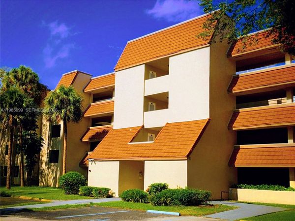 601 Ives Dairy Rd , Unit 103-8, Miami, FL 33179