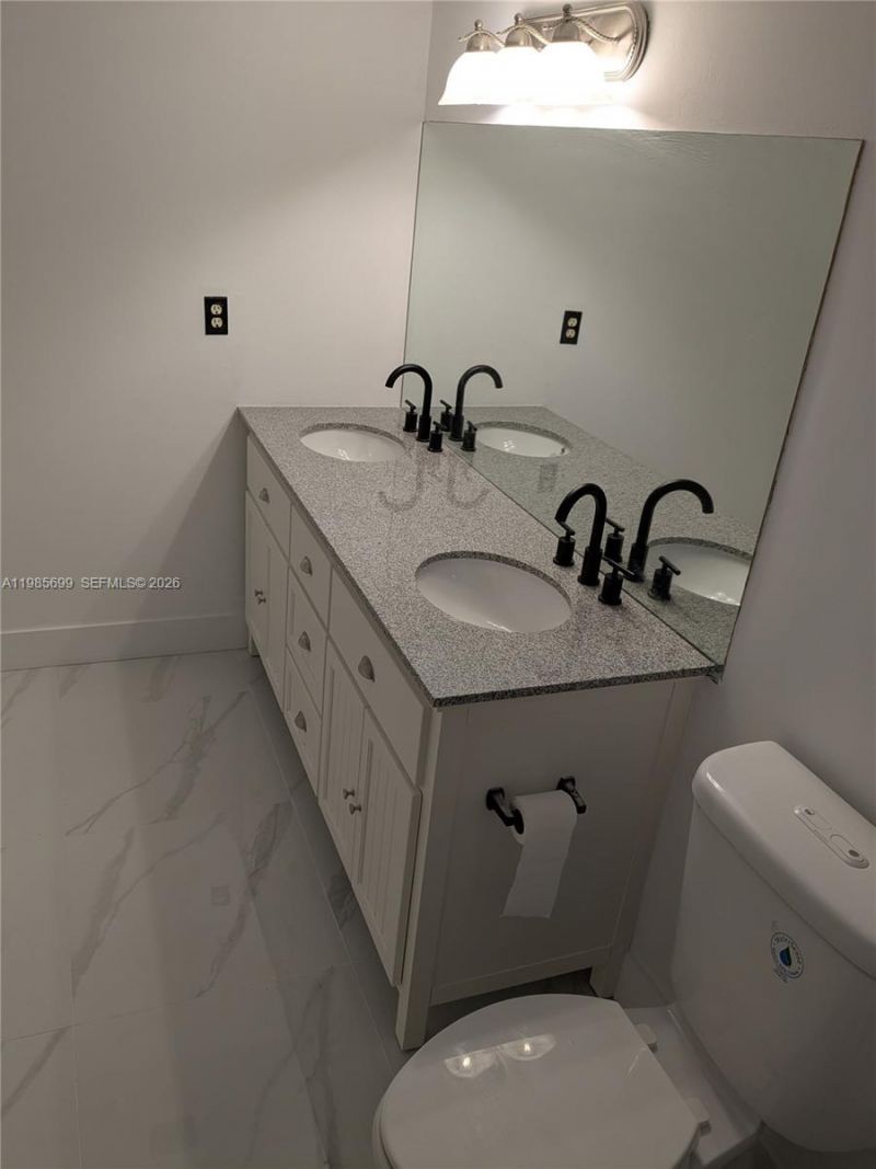 601 Ives Dairy Rd , Unit 103-8, Miami, FL 33179 Photo