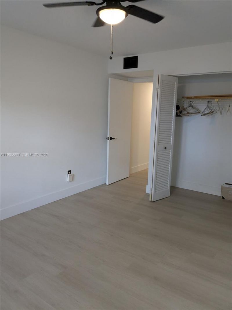 601 Ives Dairy Rd , Unit 103-8, Miami, FL 33179 Photo