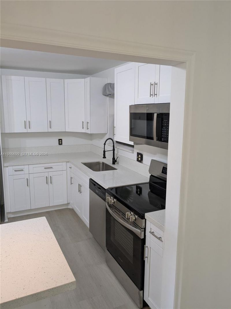 601 Ives Dairy Rd , Unit 103-8, Miami, FL 33179 Photo