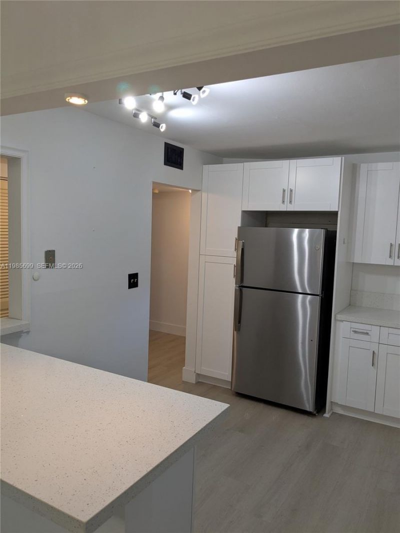 601 Ives Dairy Rd , Unit 103-8, Miami, FL 33179 Photo