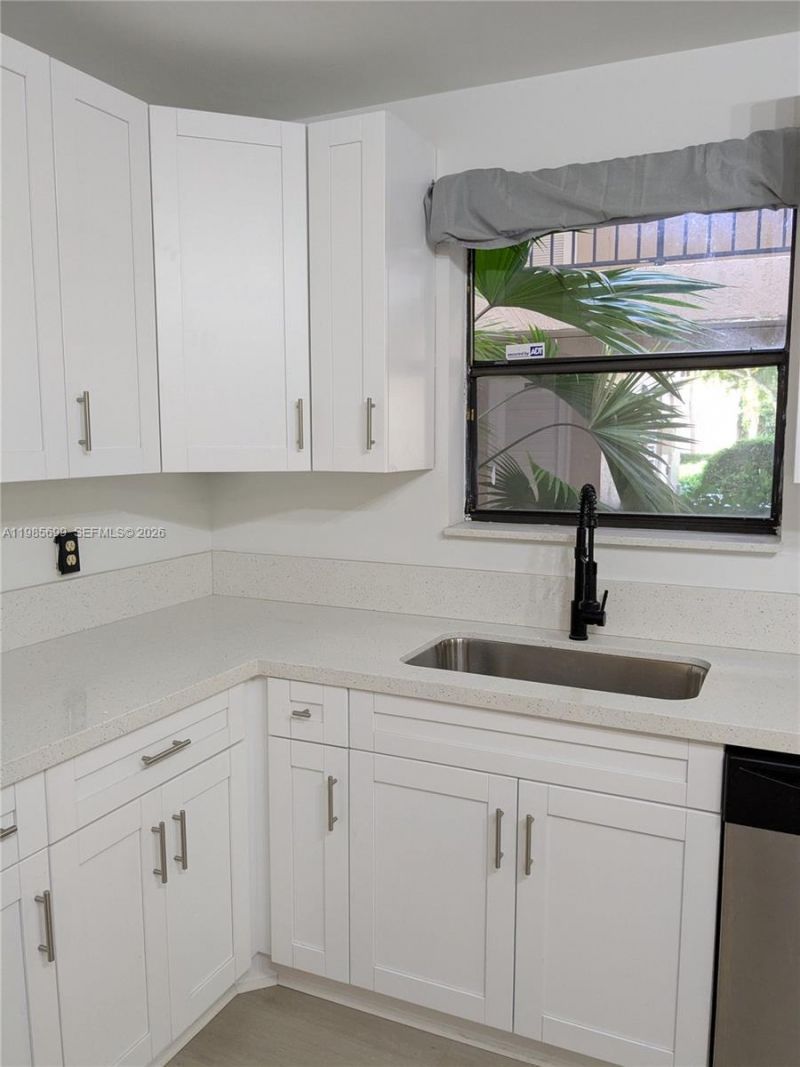 601 Ives Dairy Rd , Unit 103-8, Miami, FL 33179 Photo