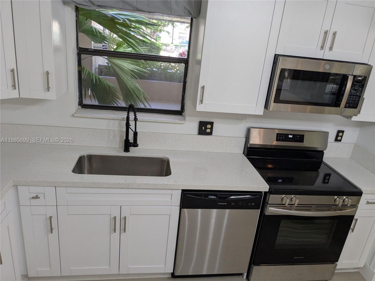 601 Ives Dairy Rd , Unit 103-8, Miami, FL 33179 Photo