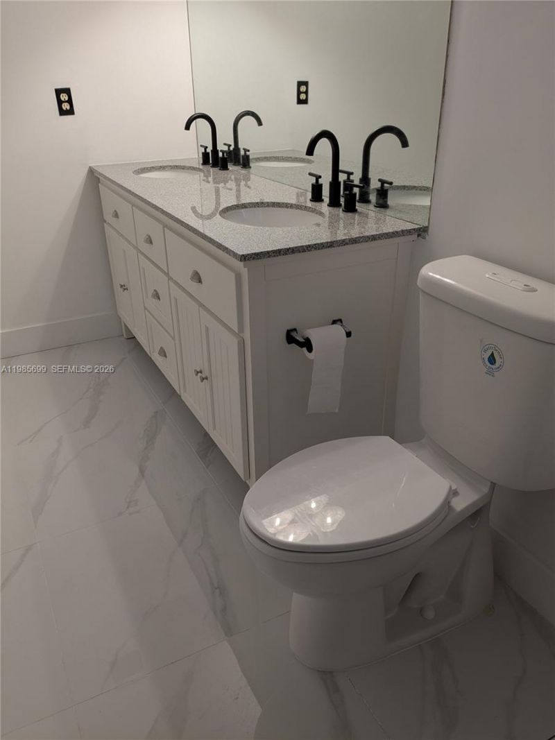 601 Ives Dairy Rd , Unit 103-8, Miami, FL 33179 Photo