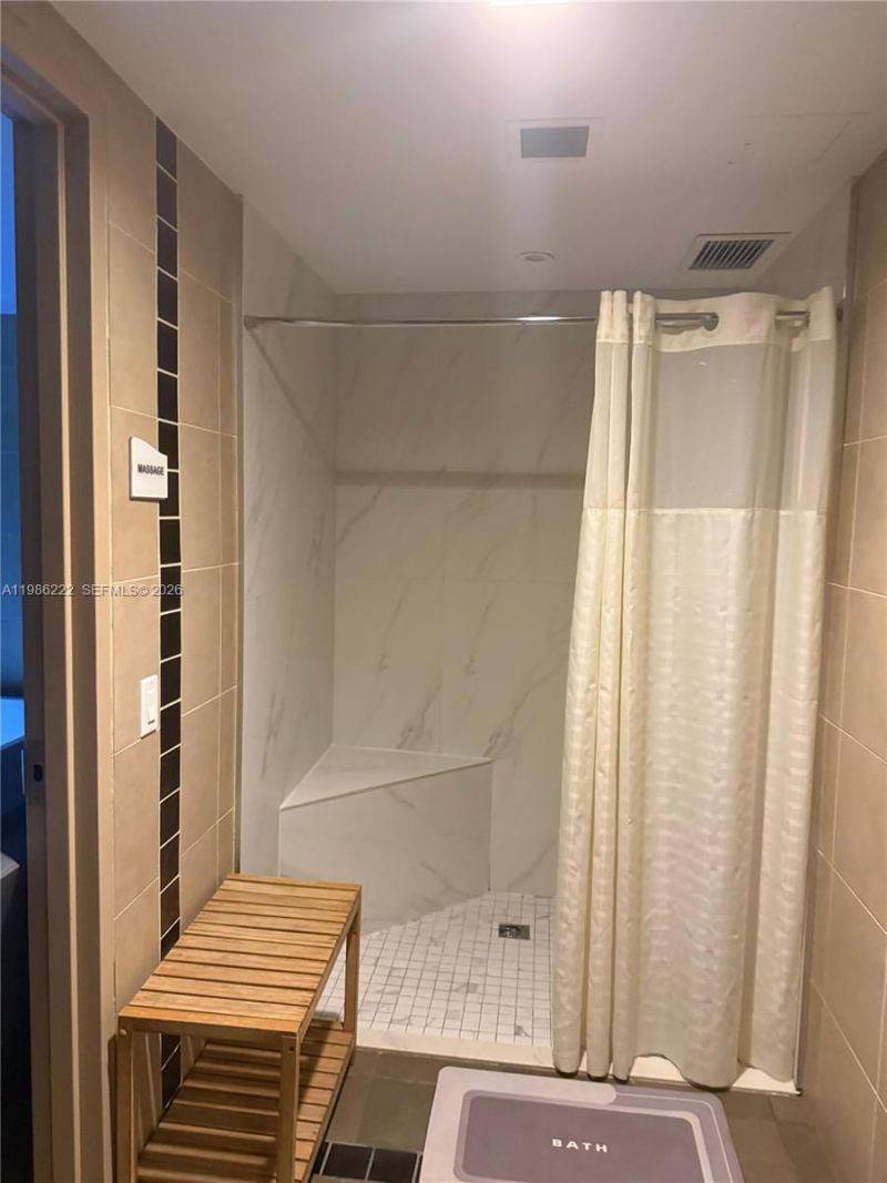 60 SW 13th St , Unit 3017, Miami, FL 33130 Photo