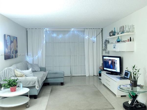 601 Three Islands Blvd, Unit 511, Hallandale Beach, FL 33009