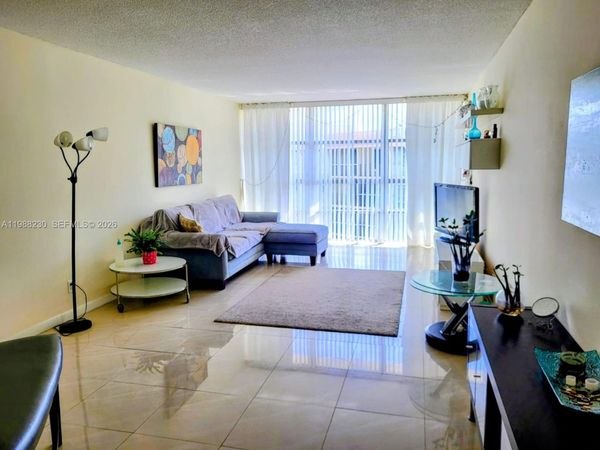 601 Three Islands Blvd, Unit 511, Hallandale Beach, FL 33009