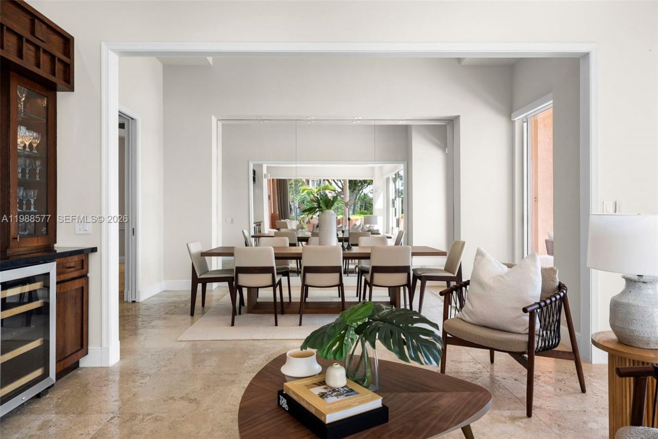 10 Edgewater Dr , Unit Lanai Sout, Coral Gables, FL 33133 Photo