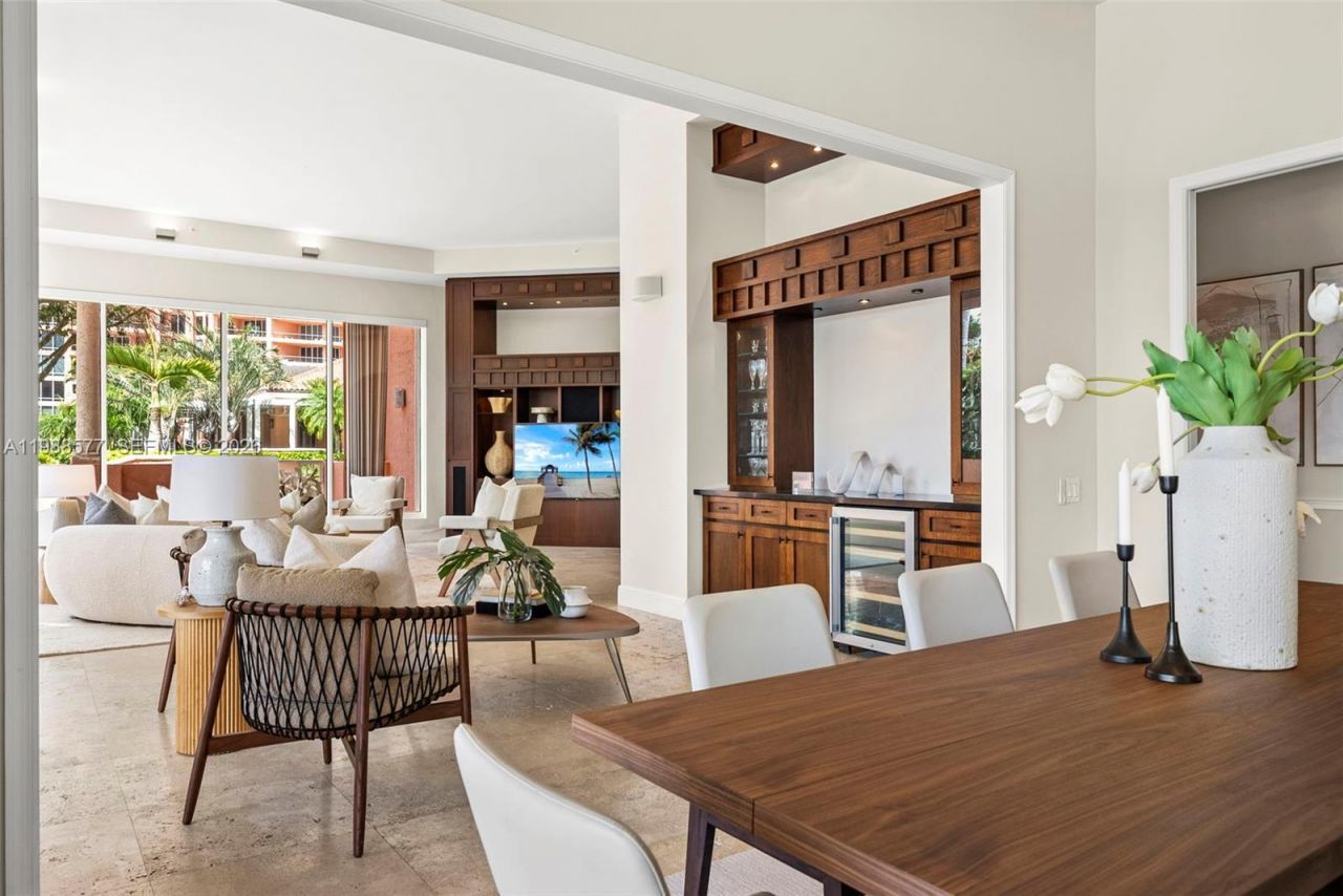 10 Edgewater Dr , Unit Lanai Sout, Coral Gables, FL 33133 Photo