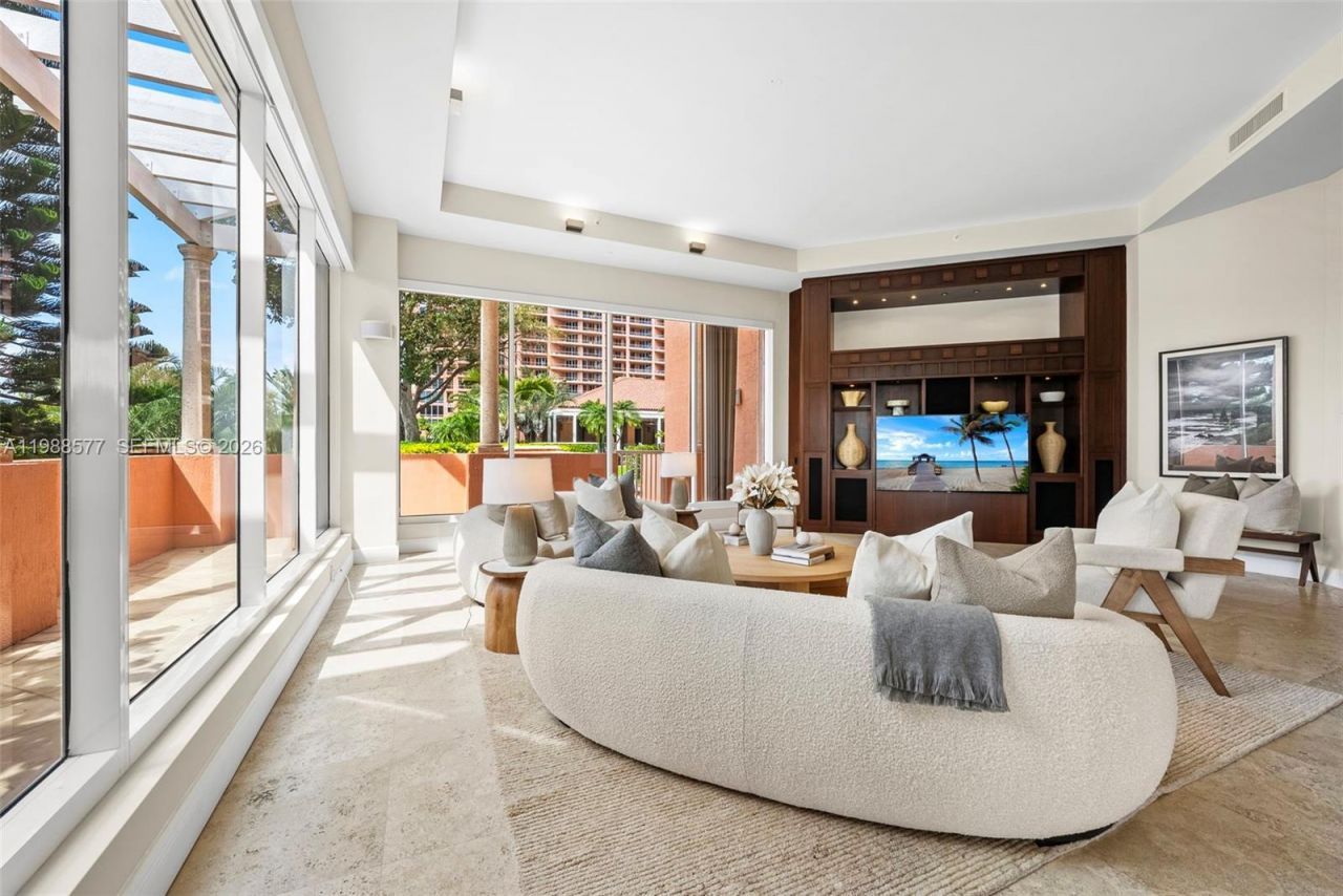 10 Edgewater Dr , Unit Lanai Sout, Coral Gables, FL 33133 Photo