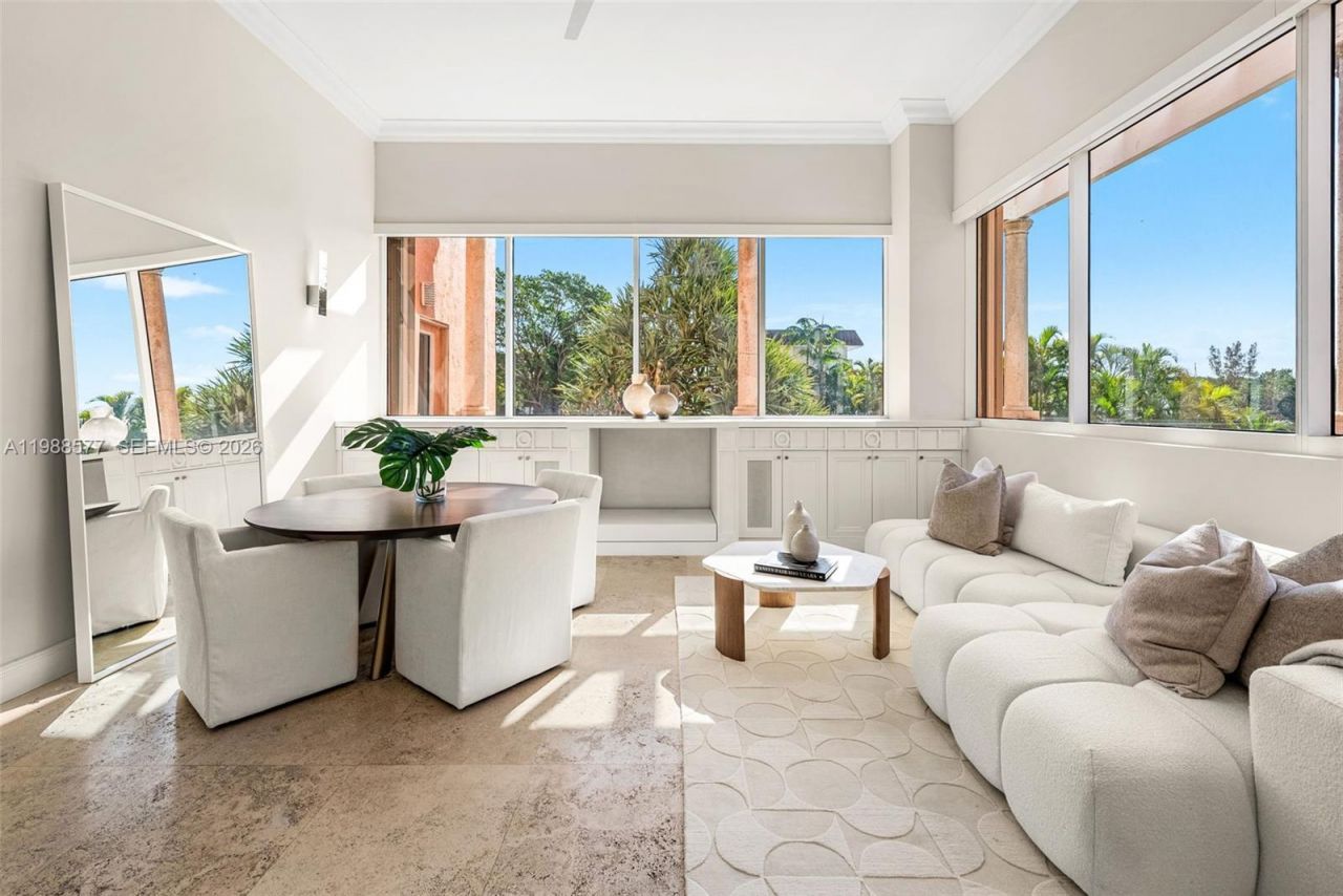 10 Edgewater Dr , Unit Lanai Sout, Coral Gables, FL 33133 Photo