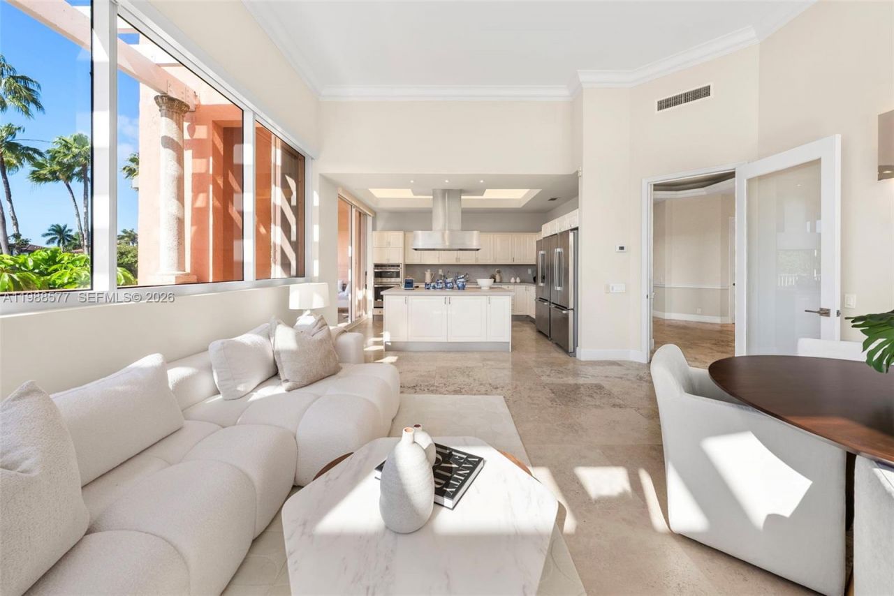 10 Edgewater Dr , Unit Lanai Sout, Coral Gables, FL 33133 Photo