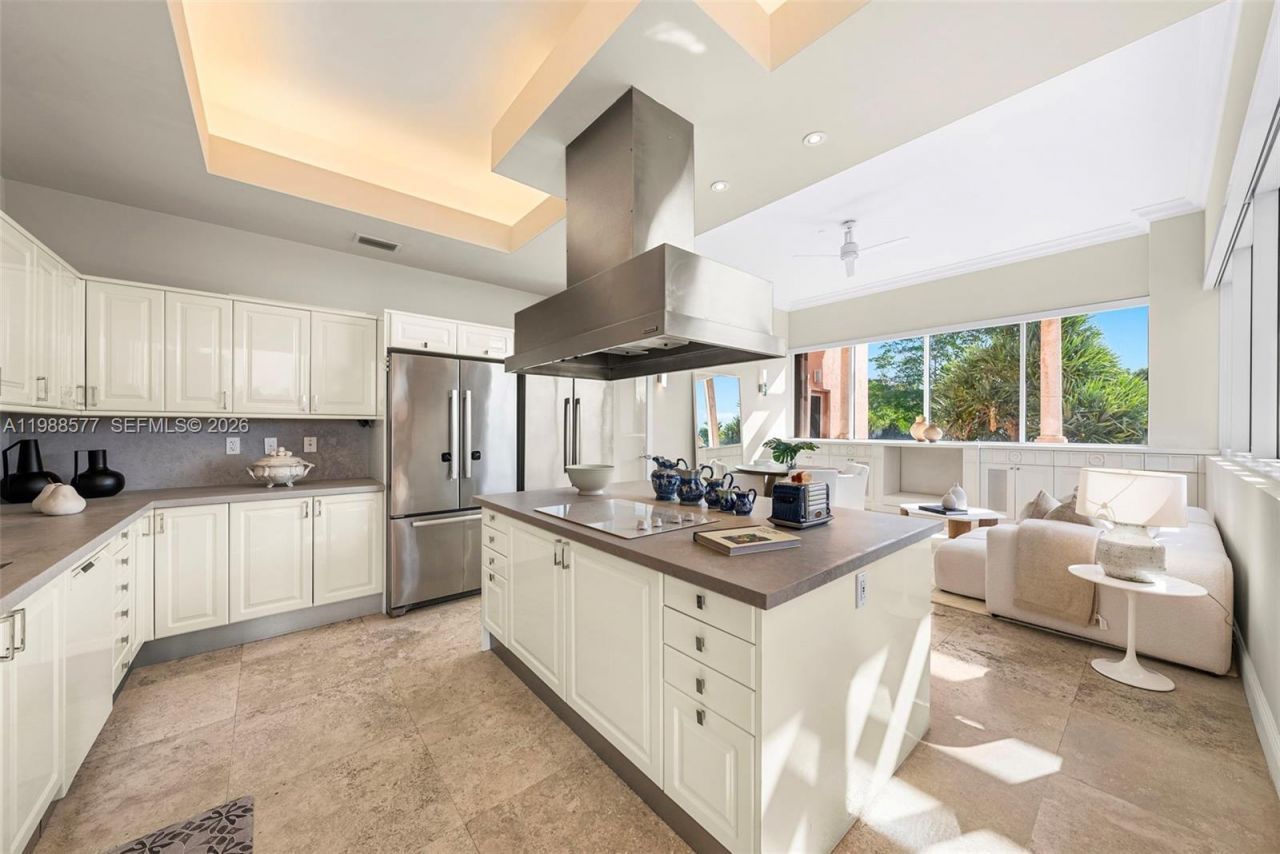 10 Edgewater Dr , Unit Lanai Sout, Coral Gables, FL 33133 Photo