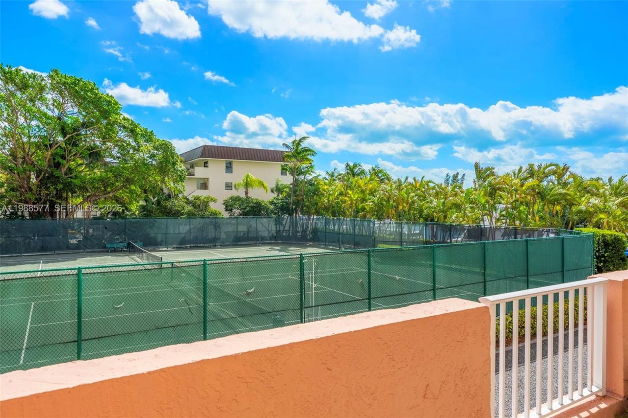 10 Edgewater Dr , Unit Lanai Sout, Coral Gables, FL 33133 Photo