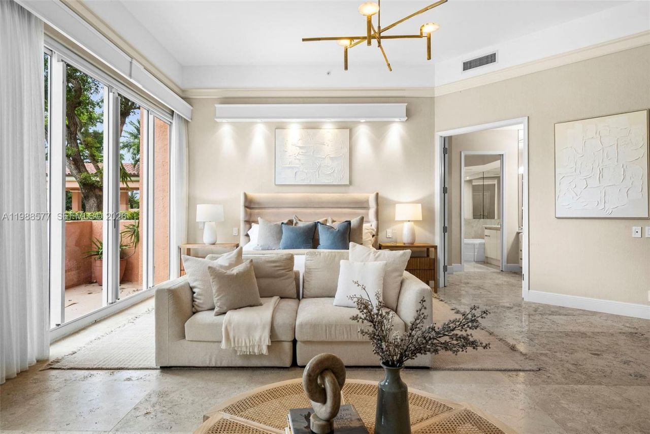 10 Edgewater Dr , Unit Lanai Sout, Coral Gables, FL 33133 Photo