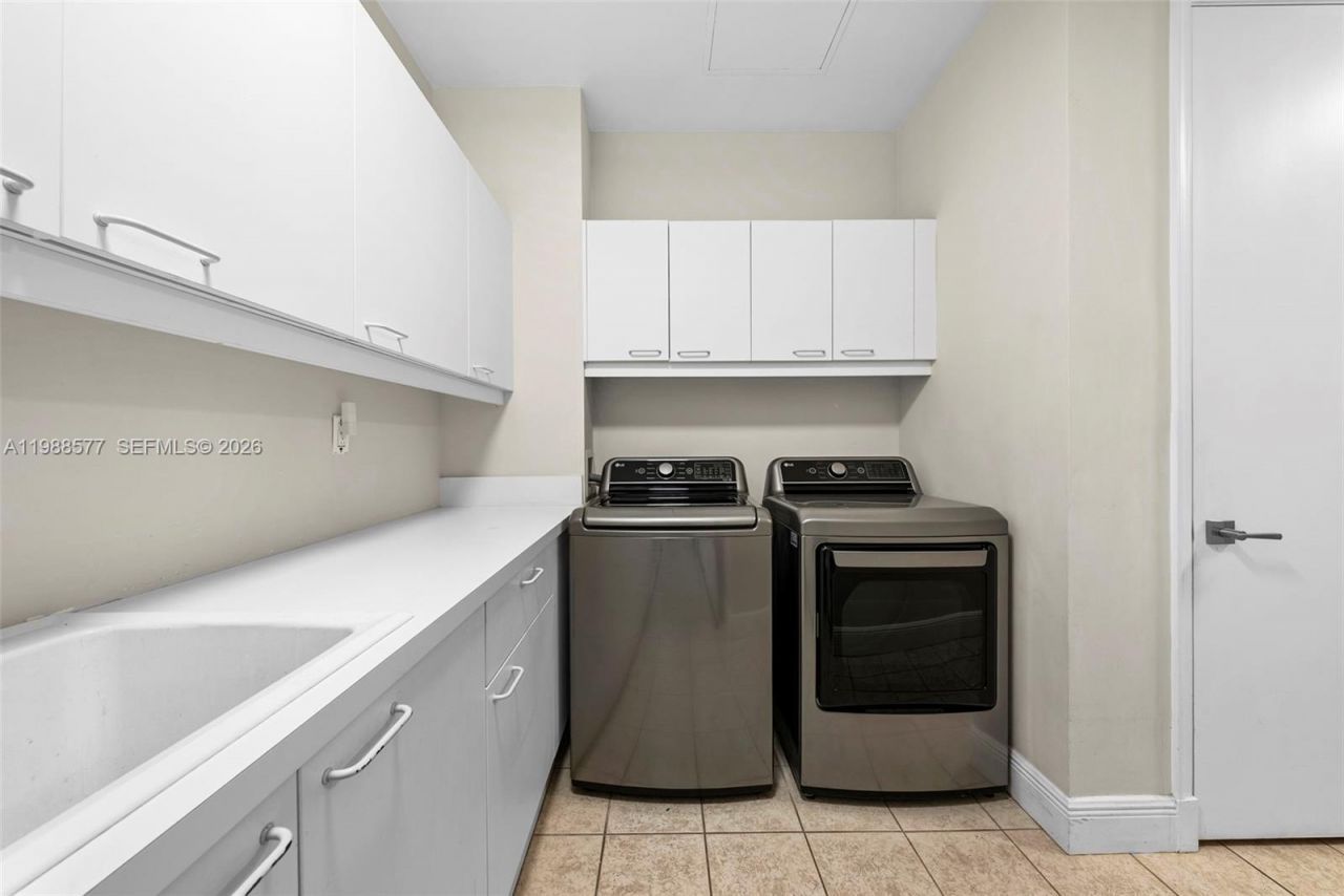 10 Edgewater Dr , Unit Lanai Sout, Coral Gables, FL 33133 Photo