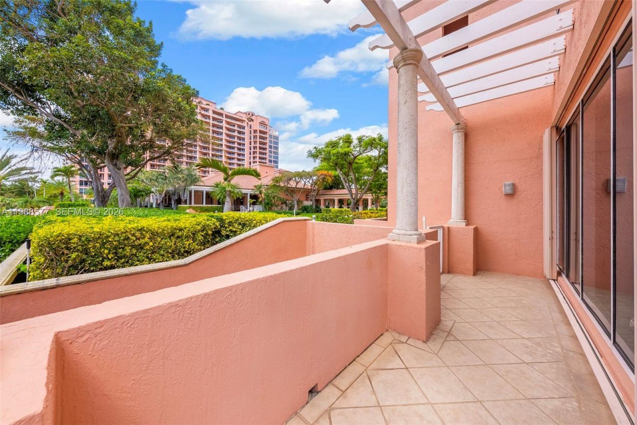 10 Edgewater Dr , Unit Lanai Sout, Coral Gables, FL 33133 Photo