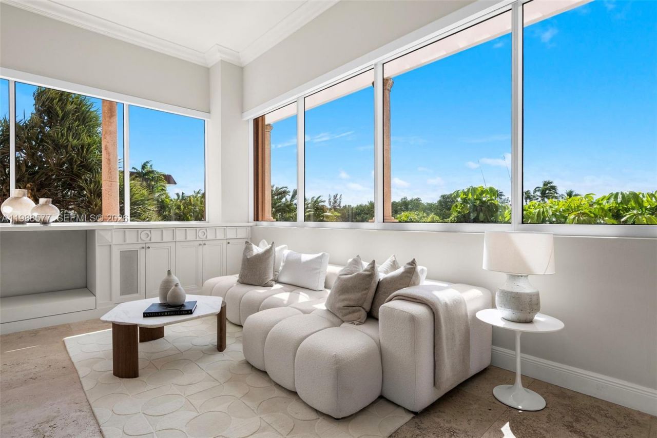 10 Edgewater Dr , Unit Lanai Sout, Coral Gables, FL 33133 Photo