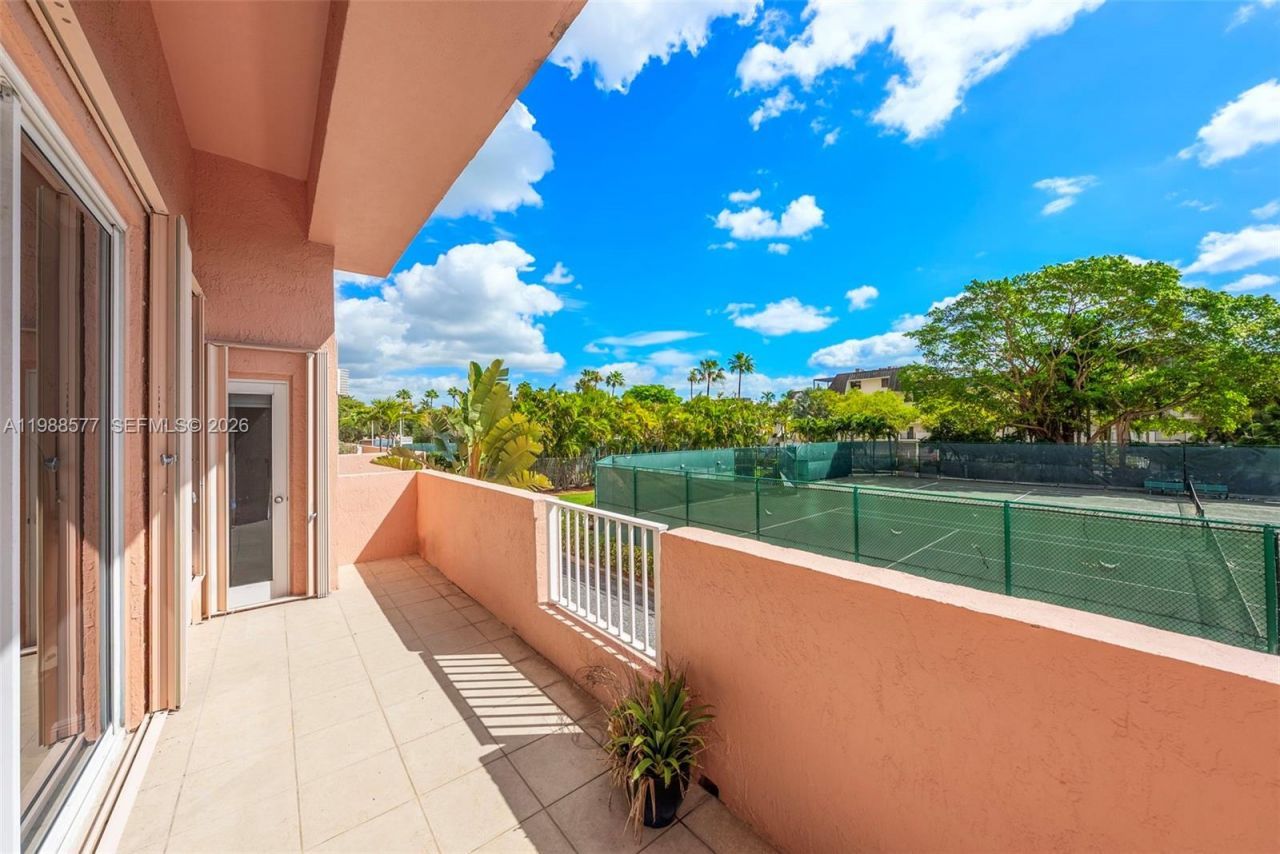 10 Edgewater Dr , Unit Lanai Sout, Coral Gables, FL 33133 Photo