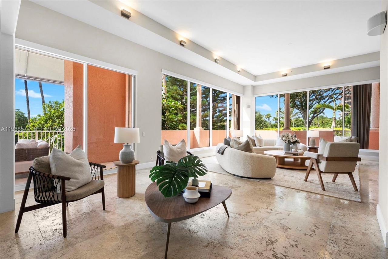 10 Edgewater Dr , Unit Lanai Sout, Coral Gables, FL 33133 Photo