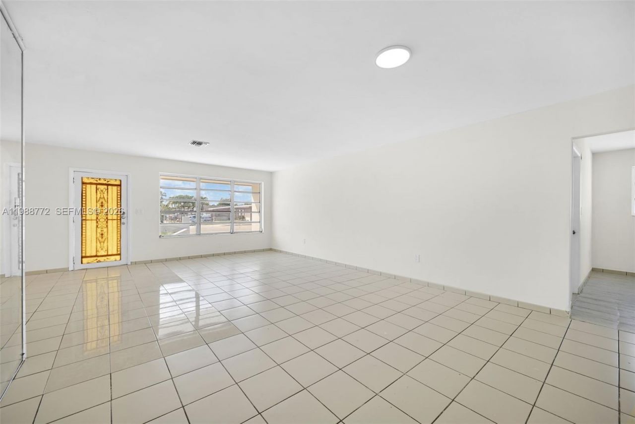 6325 W 12th Ave , Hialeah, FL 33012 Photo