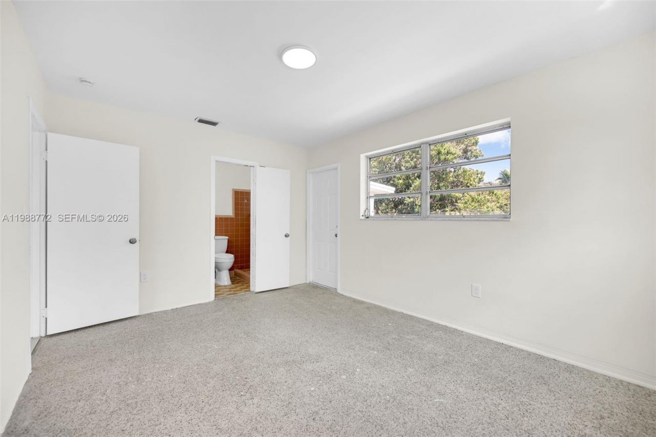 6325 W 12th Ave , Hialeah, FL 33012 Photo