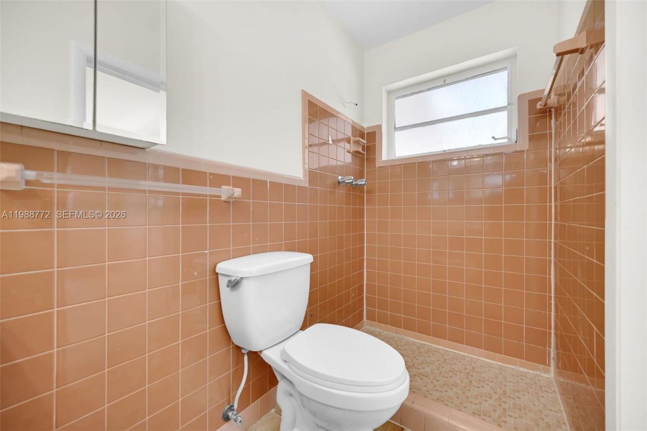 6325 W 12th Ave , Hialeah, FL 33012 Photo