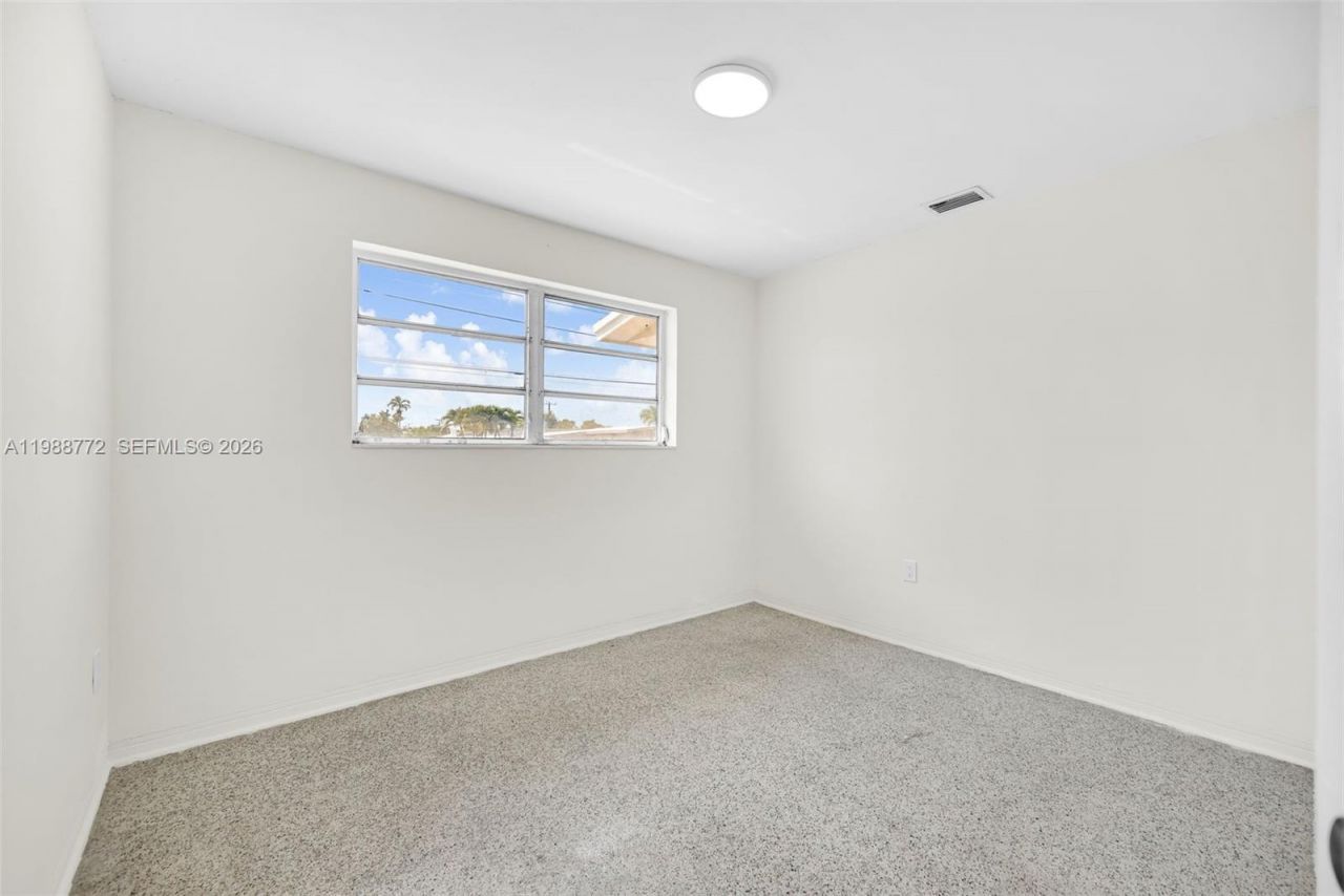 6325 W 12th Ave , Hialeah, FL 33012 Photo