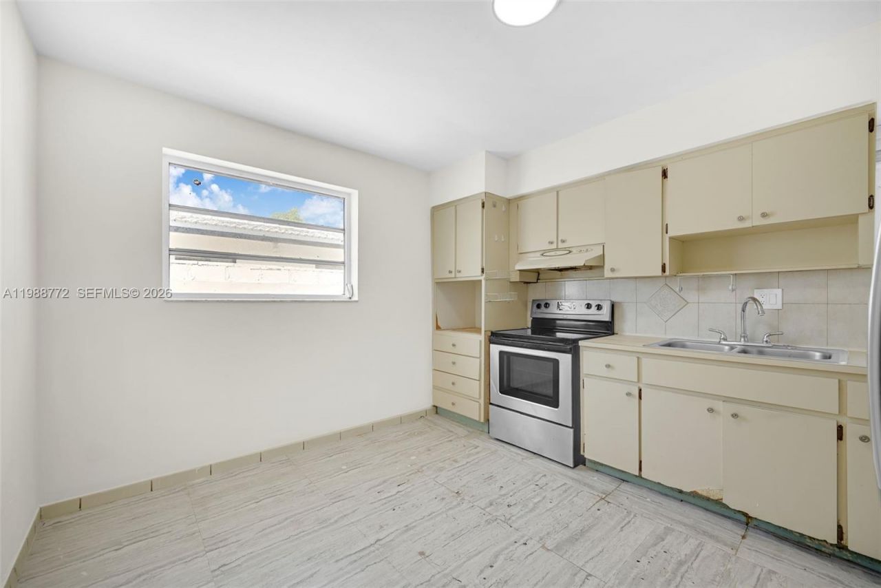 6325 W 12th Ave , Hialeah, FL 33012 Photo