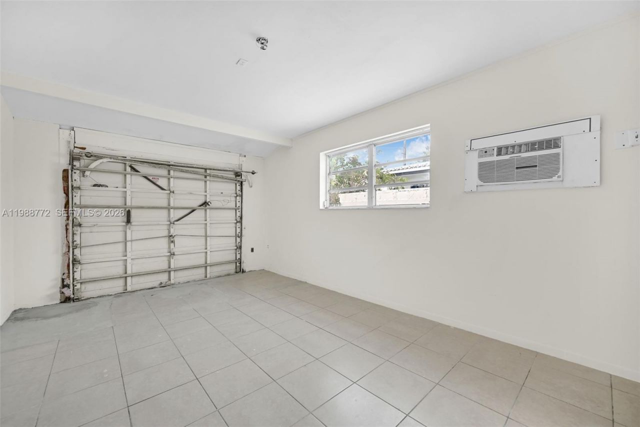 6325 W 12th Ave , Hialeah, FL 33012 Photo