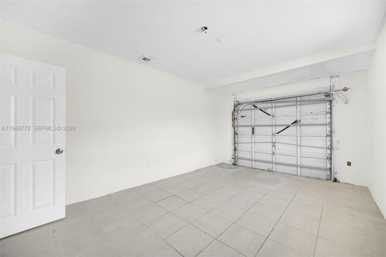 6325 W 12th Ave , Hialeah, FL 33012 Photo