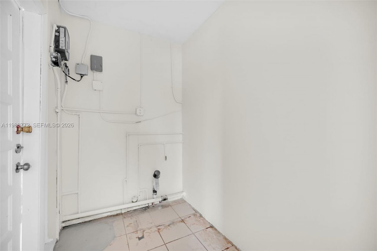 6325 W 12th Ave , Hialeah, FL 33012 Photo