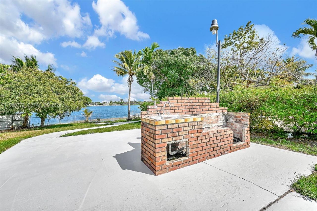 6325 W 12th Ave , Hialeah, FL 33012 Photo